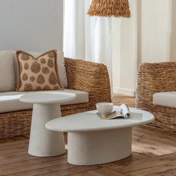 Descubre la funcionalidad y elegancia de nuestra mesa auxiliar de la colección Wilma, ideal para complementar cualquier espacio de tu hogar.
