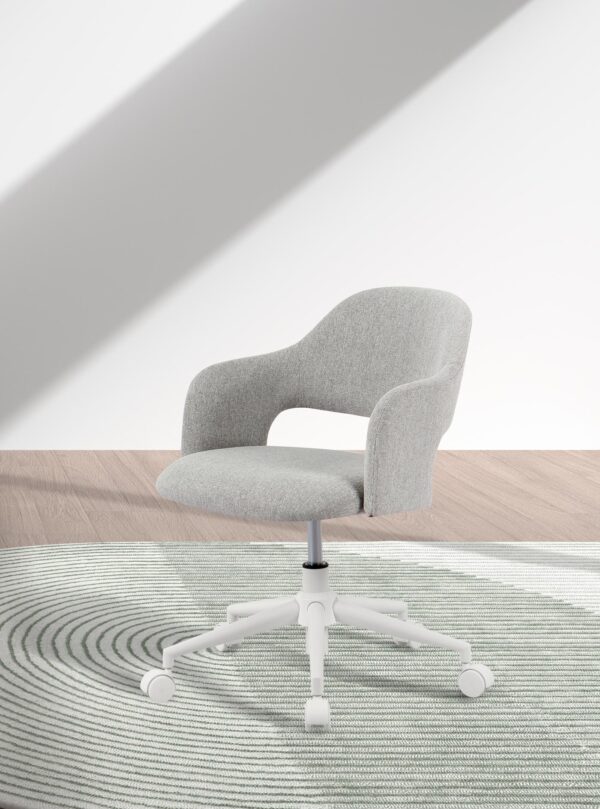 Silla de oficina con ruedas, disponible en gris, beige y rosa. Diseño moderno y muy cómoda para largas horas de estudio o trabajo.