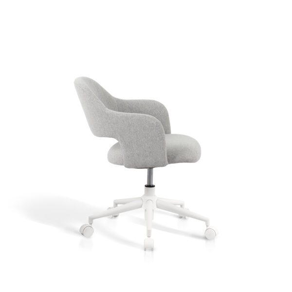 Silla de oficina con ruedas, disponible en gris, beige y rosa. Diseño moderno y muy cómoda para largas horas de estudio o trabajo.