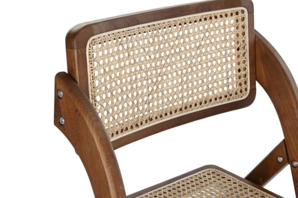 Añade durabilidad y encanto a tu hogar con nuestra silla plegable en ratán. Descubre la versatilidad en 3 colores modernos.