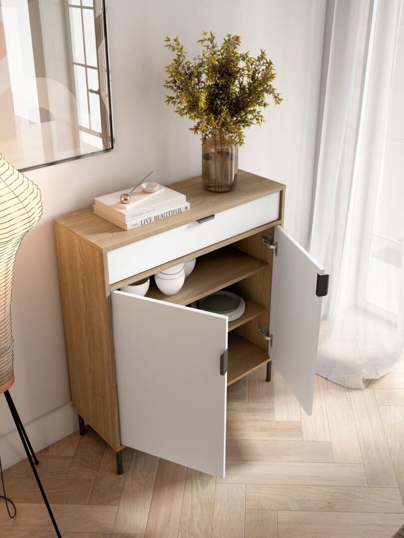 Mueble multifunción ideal para entrada o pasillo, su armazón en color roble y sus puertas en color blanco aportan un toque atemporal y actual a tu estancia