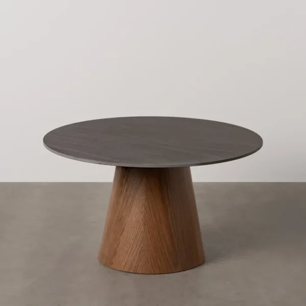 Mesa de centro de estilo moderno con tapa que imita piedra y patas metálicas en color madera natural de Artisa, ideal para cualquier salón.