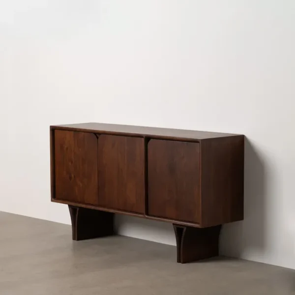 Mueble en madera de acacia con pata alta en madera