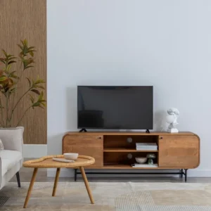 Mesa TV de la colección Mahón, diseño moderno y práctico, novedad en 2024, disponible en Artisa