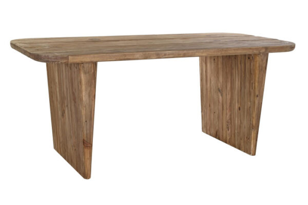 Mesa de madera reciclada con patas inclinadas, vista lateral.